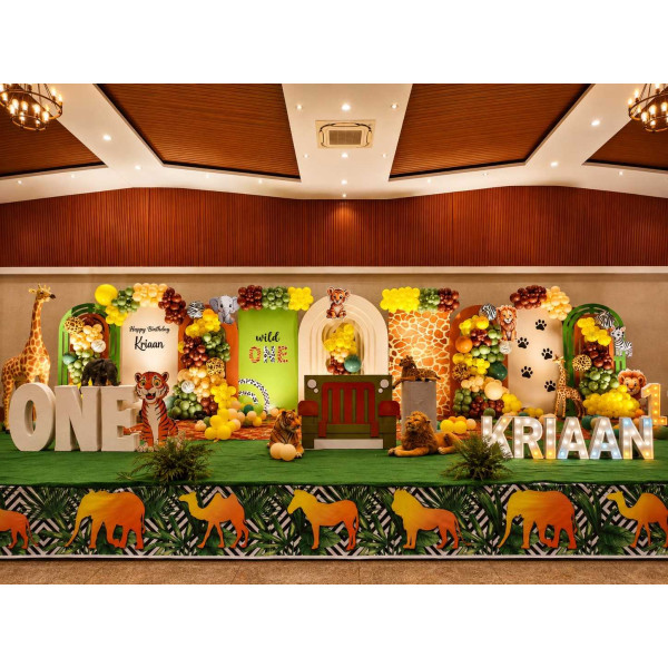 Grand jungle theme stage decor