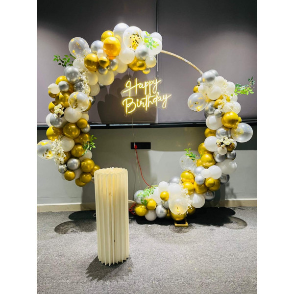 Simple ring decor
