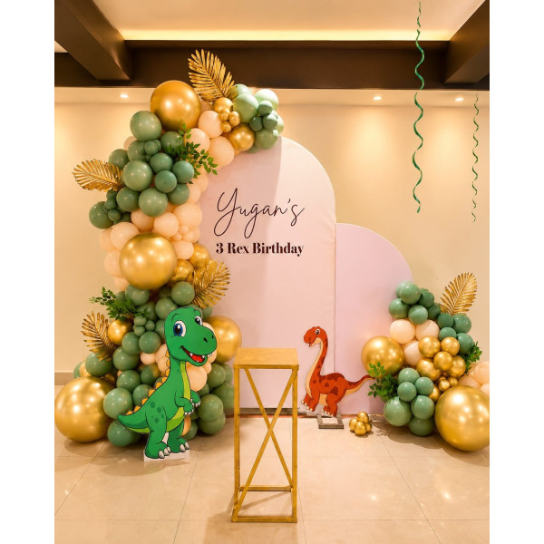 Dinosaur theme birthday decor