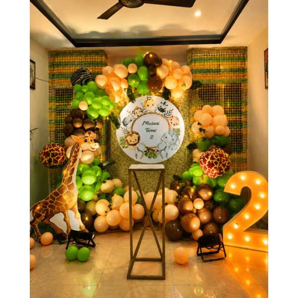 Giraffe theme decor