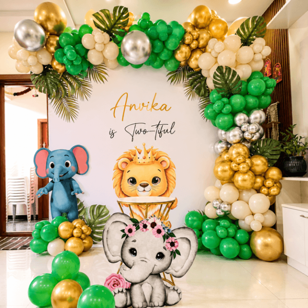 Lion theme birthday decor