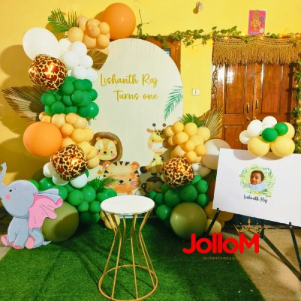 Lion theme birthday decoration