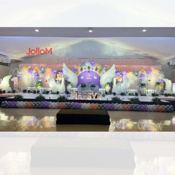 Swan theme stage decoration