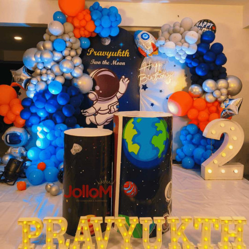 Astronaut theme birthday decor
