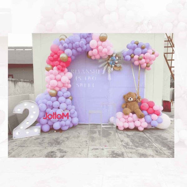 Pastel U frame birthday decoration