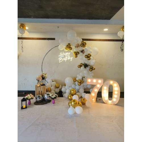 Rinf with cage birthday decor 